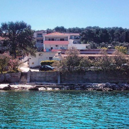 Apartments By The Sea Arbanija, Ciovo - 1085 Trogir Exteriör bild