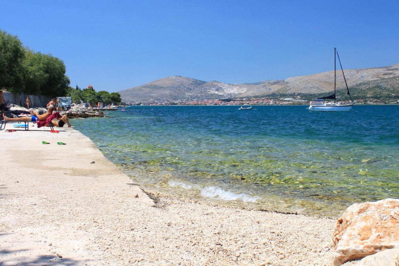 Apartments By The Sea Arbanija, Ciovo - 1085 Trogir Exteriör bild