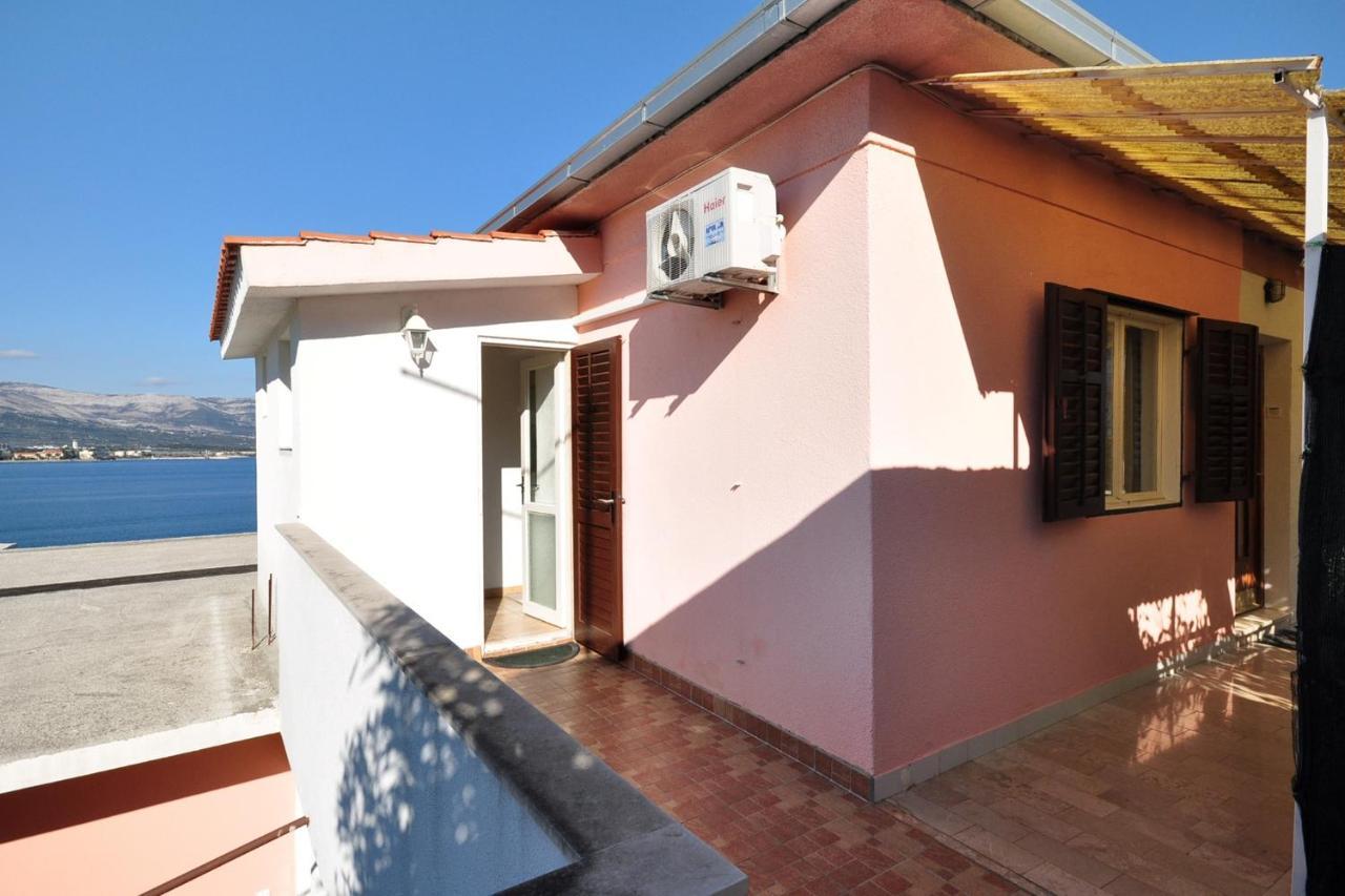 Apartments By The Sea Arbanija, Ciovo - 1085 Trogir Exteriör bild